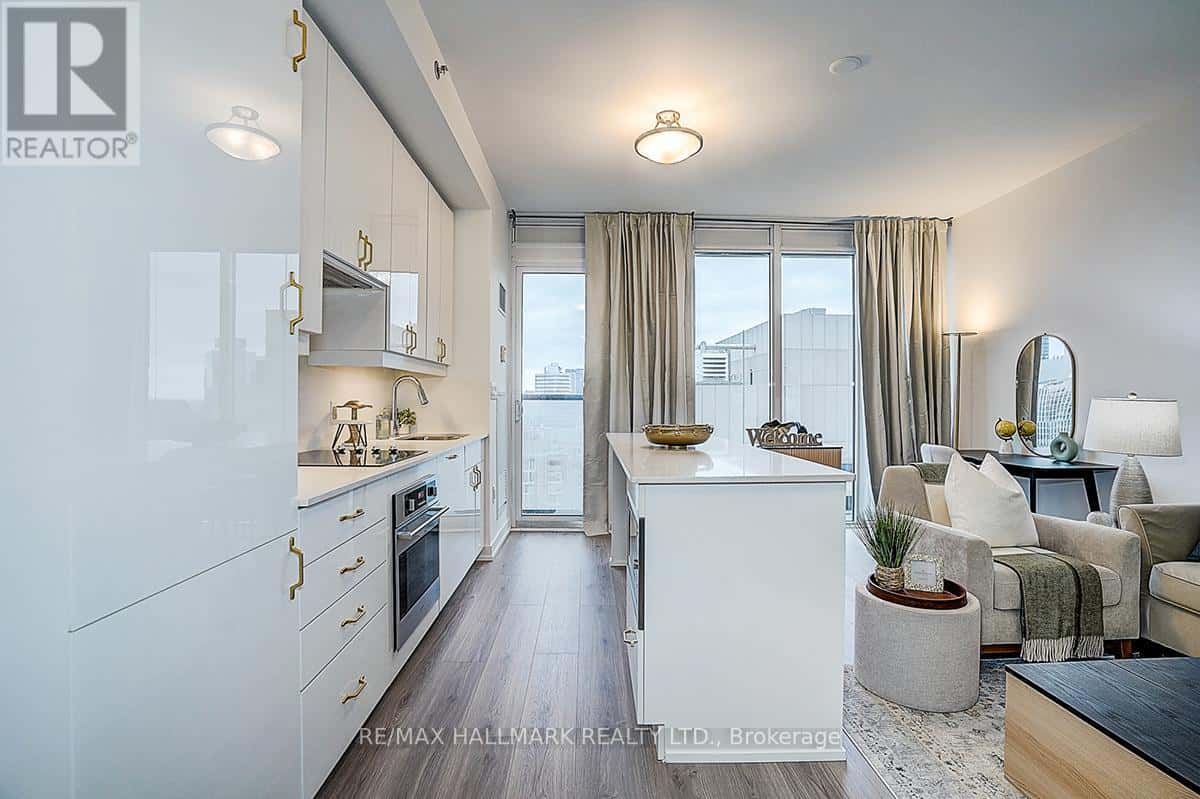 3109 - 426 UNIVERSITY AVENUE — Toronto (Kensington-Chinatown), Ontario - Photo 4 of 39