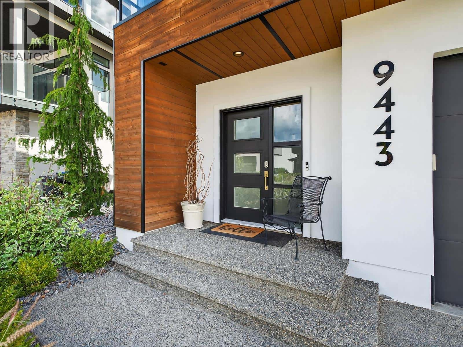 9443 Ledgestone Road — Lake Country, British Columbia - Photo 3 of 47