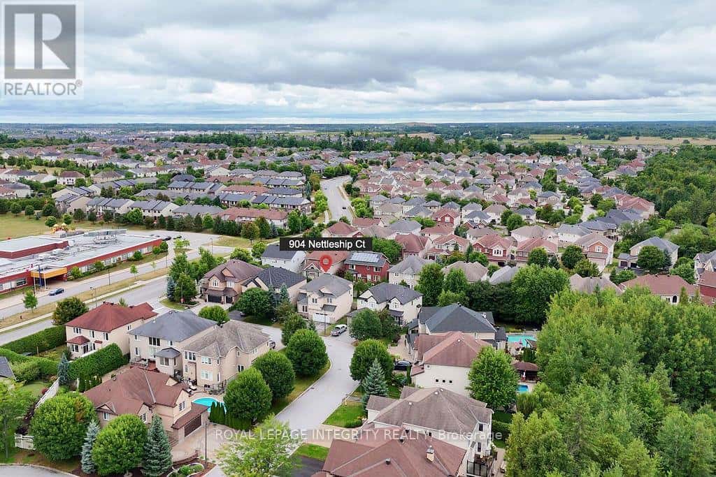 904 NETTLESHIP COURT — Ottawa, Ontario - Photo 2 of 50