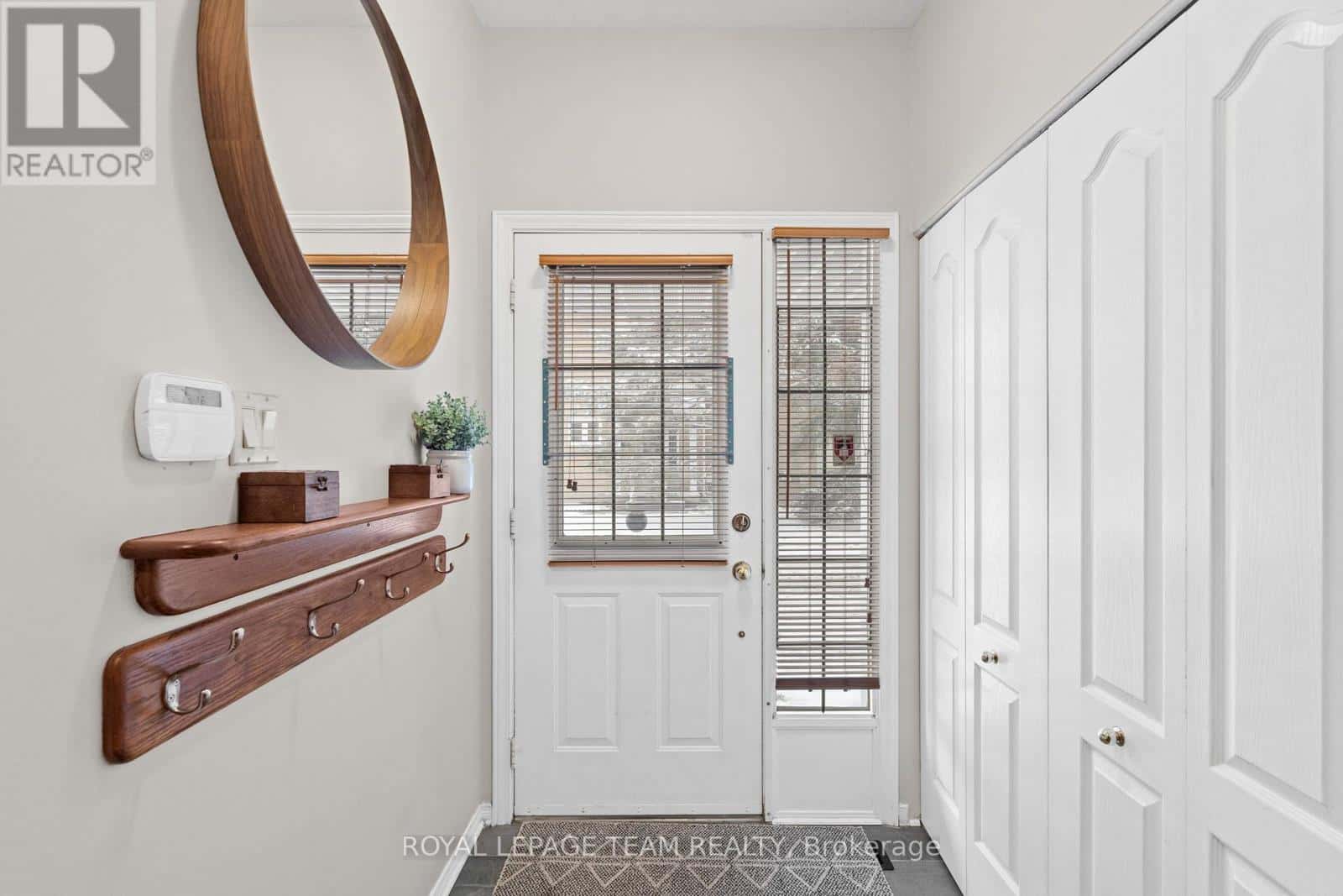 27 SANDCLIFFE TERRACE — Ottawa, Ontario - Photo 5 of 46