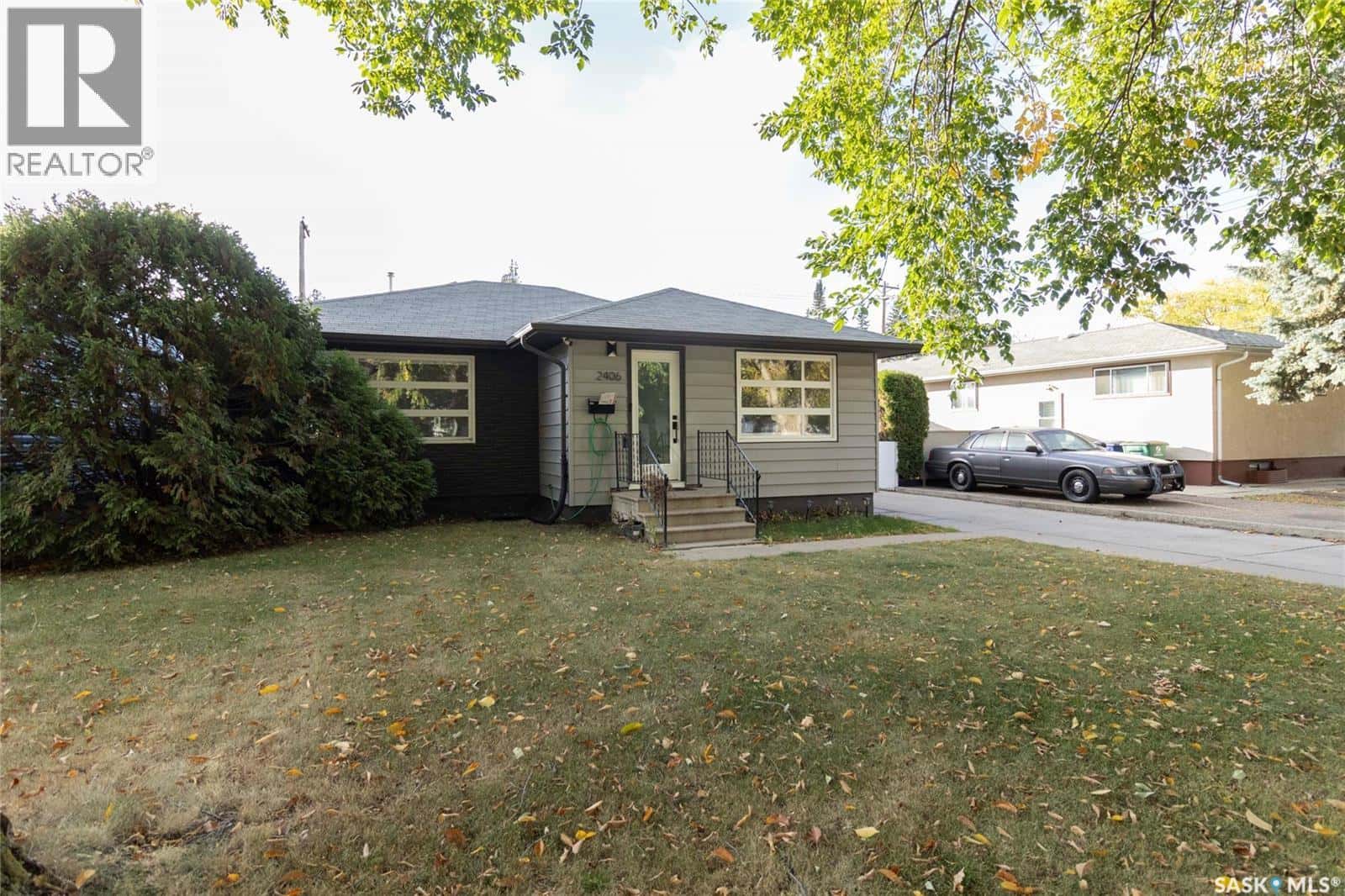 2406 Cairns AVENUE — Saskatoon, Saskatchewan - Photo 4 of 50