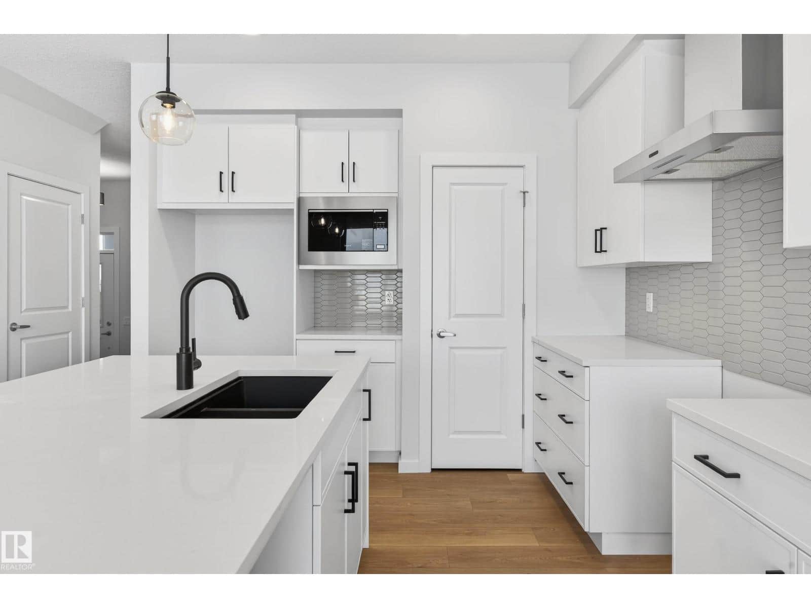 5008 72 ST - Photo 4 of 46, Beaumont, Alberta