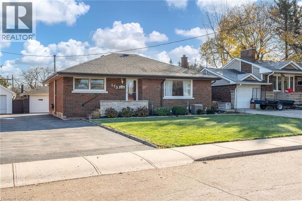 173 WEST 23RD Street — Hamilton, Ontario - Photo 2 of 28