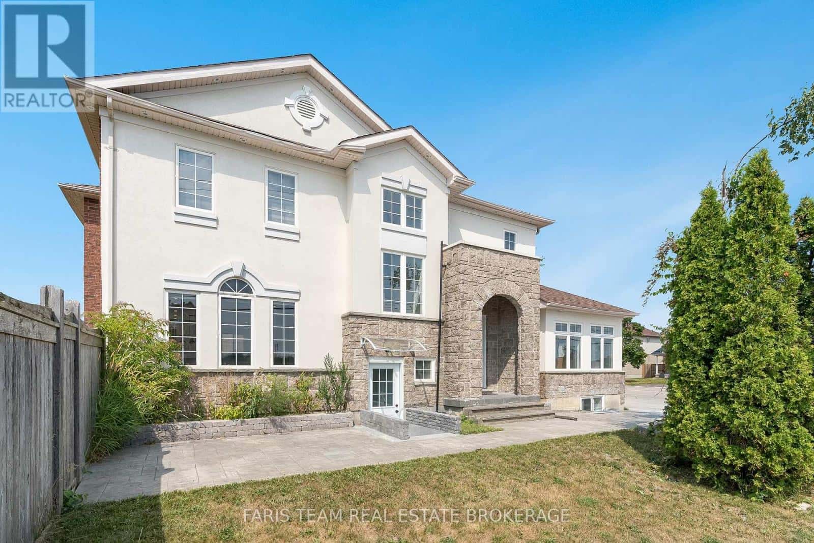 2 VANESSA DRIVE — Orillia, Ontario - Photo 3 of 45