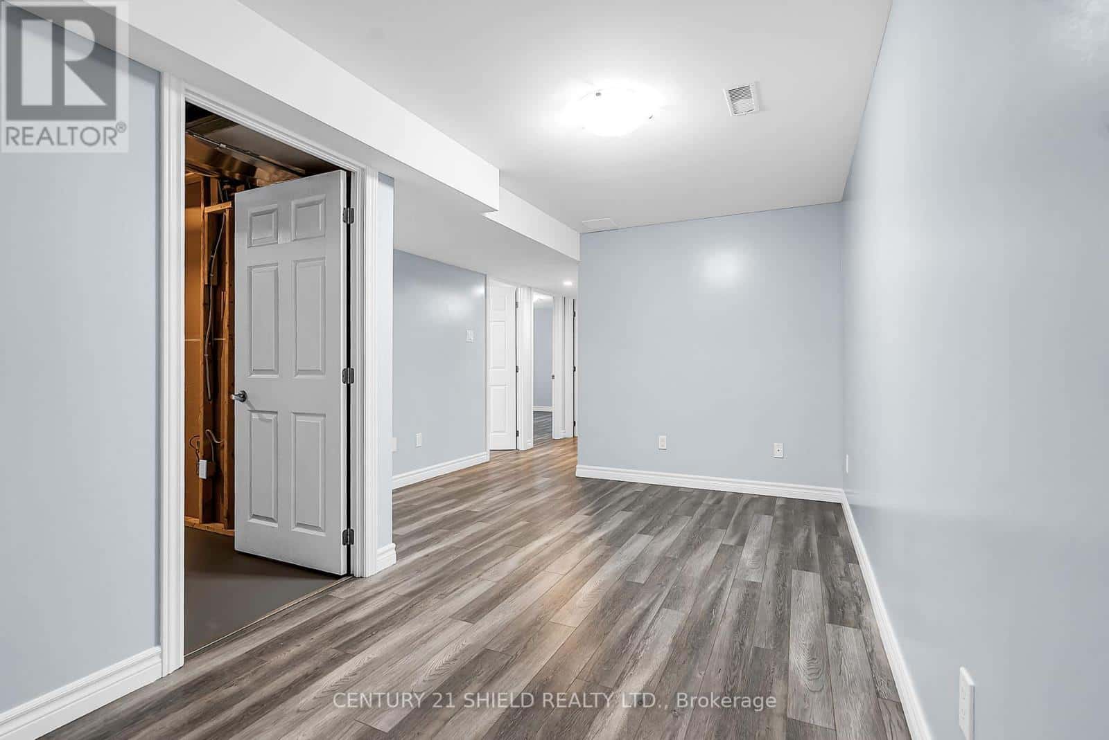 215 THIRD STREET W — Cornwall - Photo 4 of 32