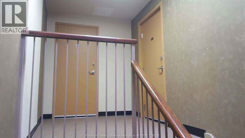 Windsor — Windsor - Photo 4 of 33