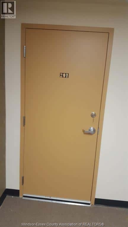 Windsor — Windsor - Photo 5 of 33