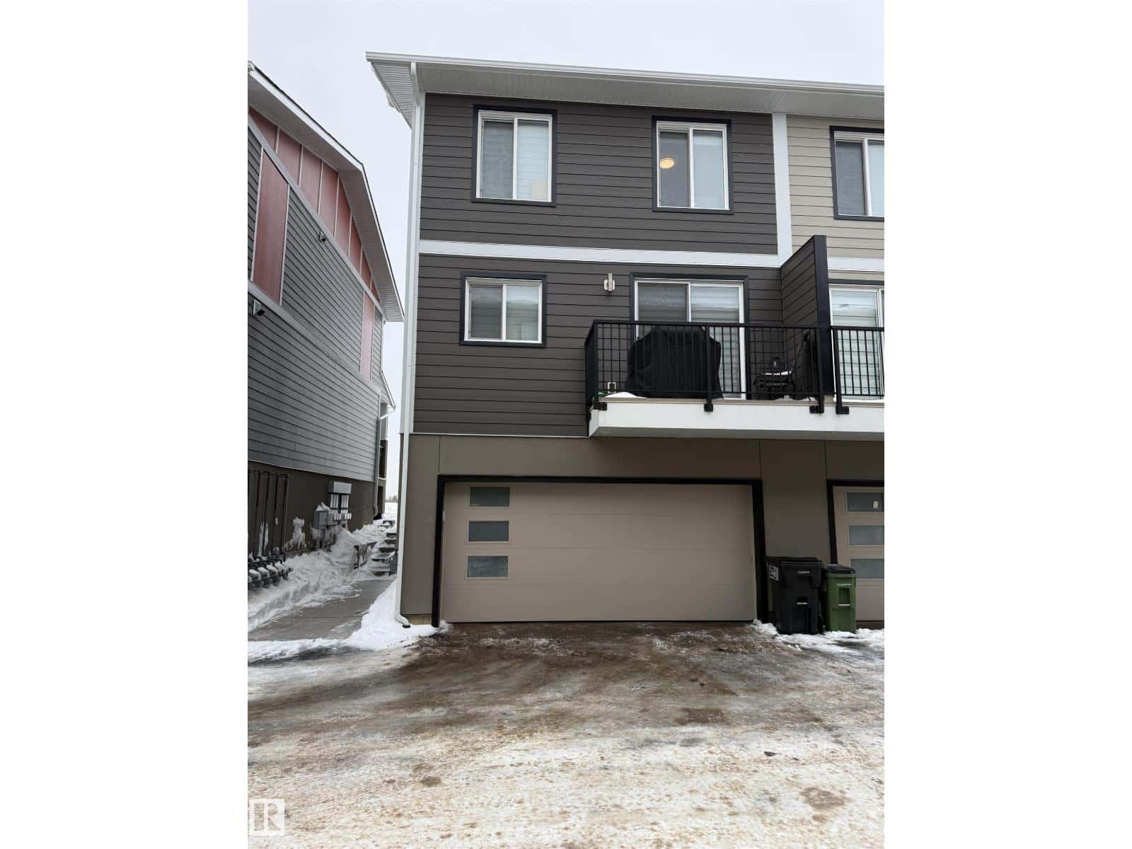 #16 9250 156 AV NW — Edmonton, Alberta - Photo 3 of 65