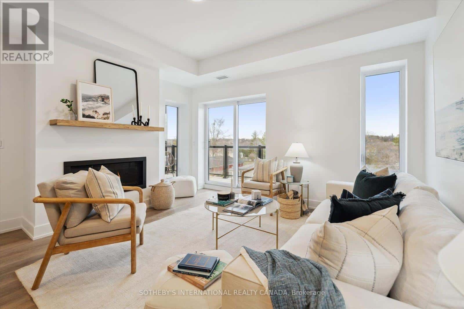 306 - 19B WEST STREET N — Kawartha Lakes (Fenelon Falls), Ontario - Photo 2 of 50