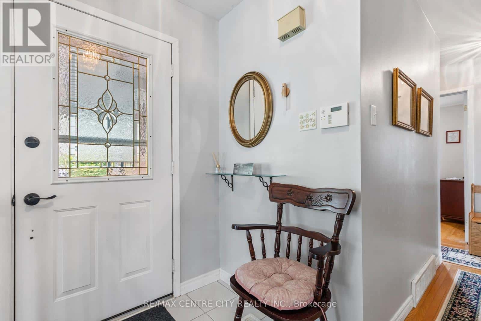 482 CASTLEGROVE BOULEVARD — London North (North K), Ontario - Photo 5 of 24