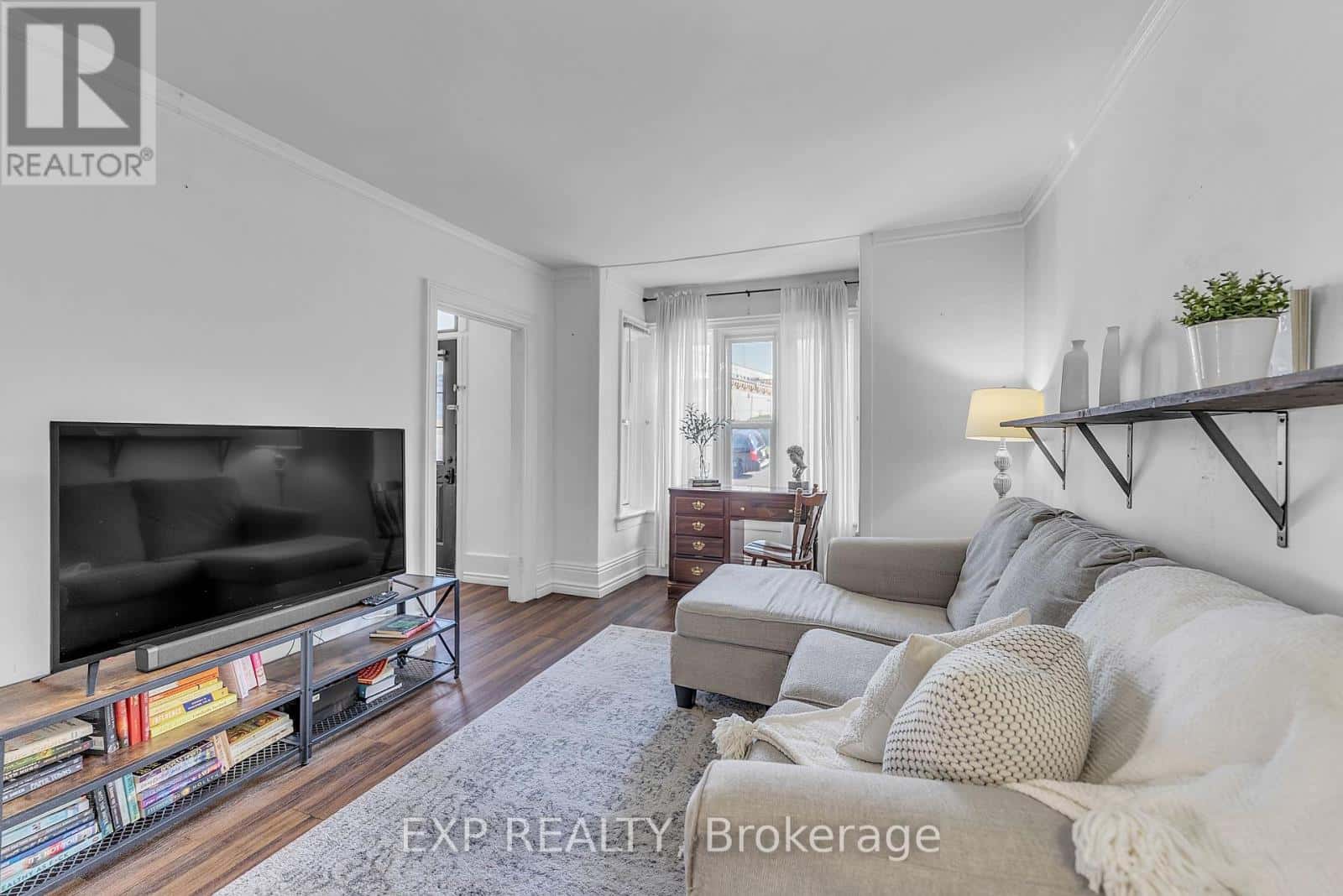 130 JOHN STREET S — Belleville (Belleville Ward), Ontario - Photo 4 of 41