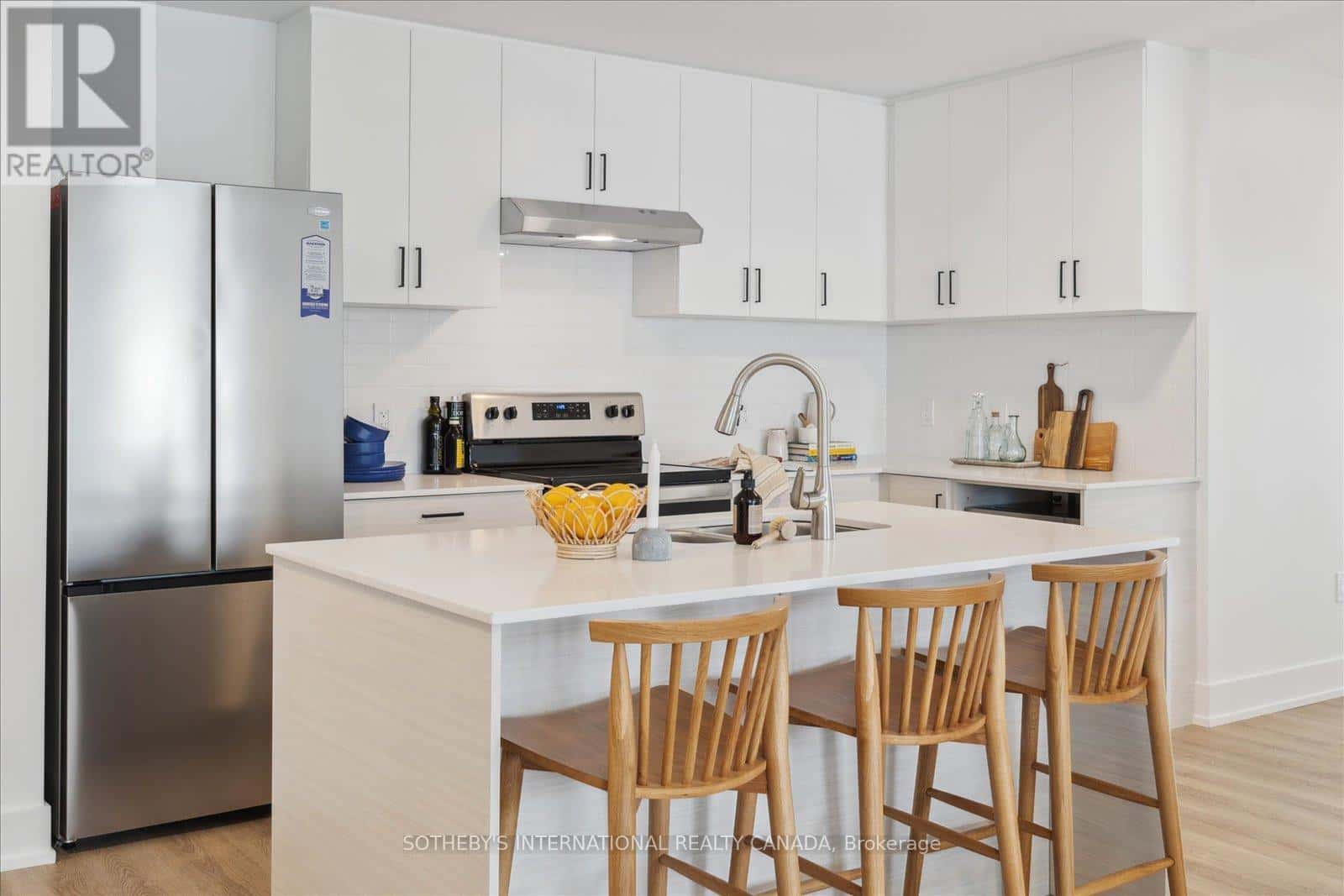 201 - 19B WEST STREET N — Kawartha Lakes (Fenelon Falls), Ontario - Photo 4 of 48