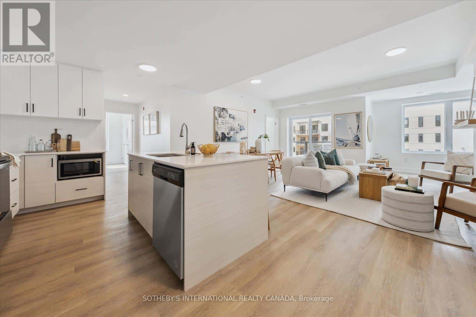 201 - 19B WEST STREET N — Kawartha Lakes (Fenelon Falls), Ontario - Photo 5 of 48