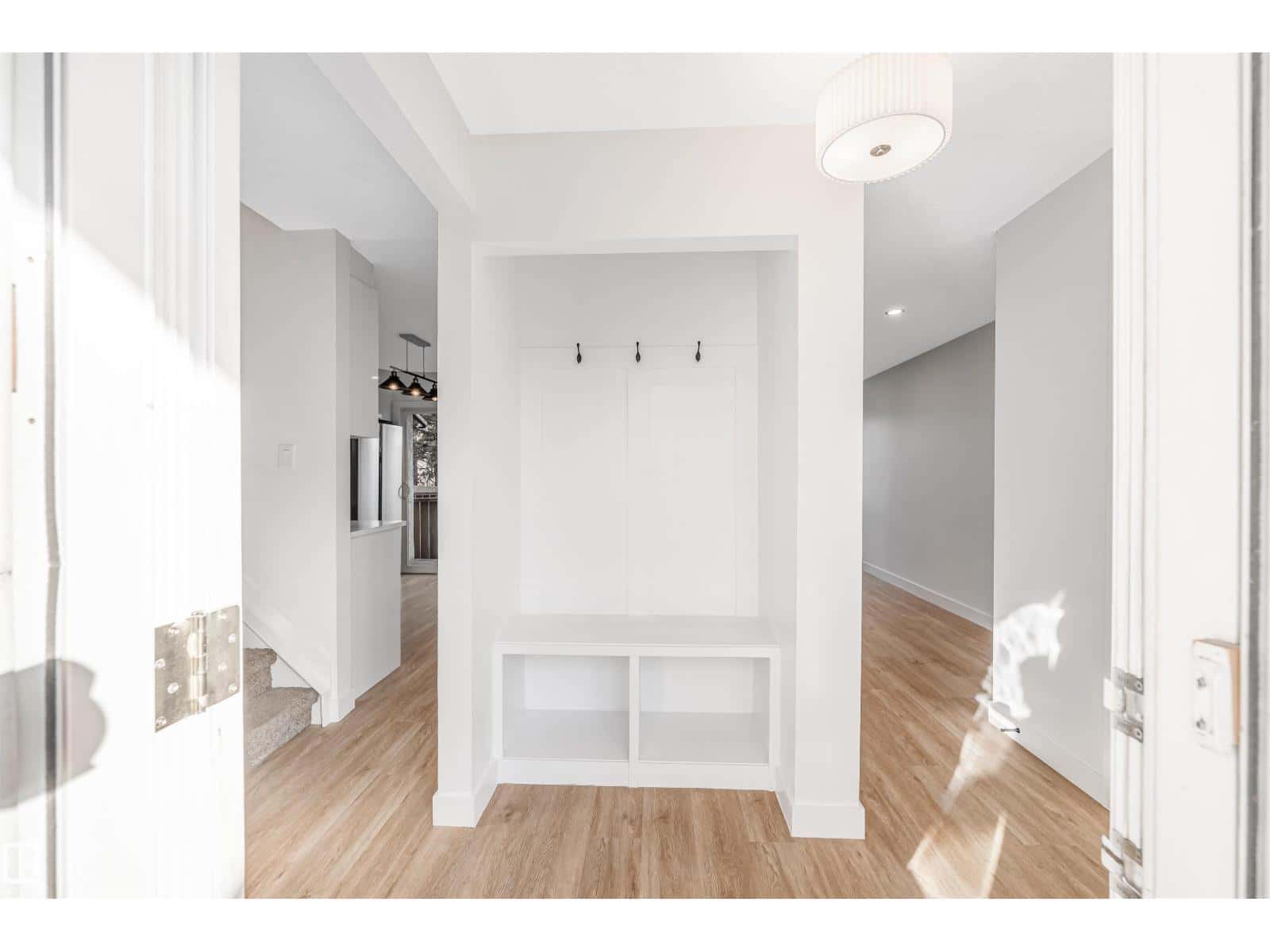 6030 MILL WOODS RD S NW — Edmonton, Alberta - Photo 2 of 45