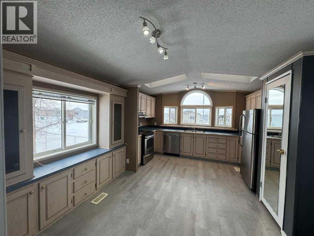 108, 10615 88 Street — Grande Prairie, Alberta - Photo 2 of 15