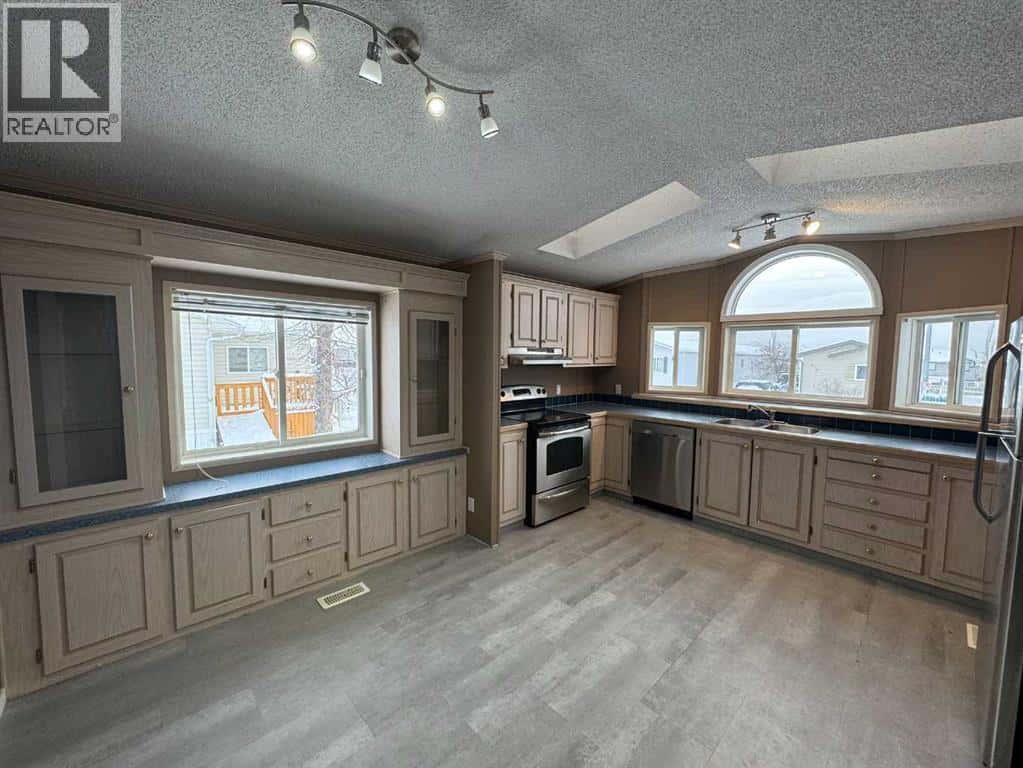 108, 10615 88 Street — Grande Prairie, Alberta - Photo 4 of 15