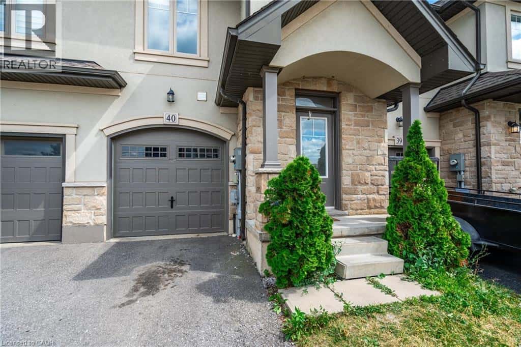 98 SHOREVIEW Place Unit# 40 — Stoney Creek, Ontario - Photo 2 of 33