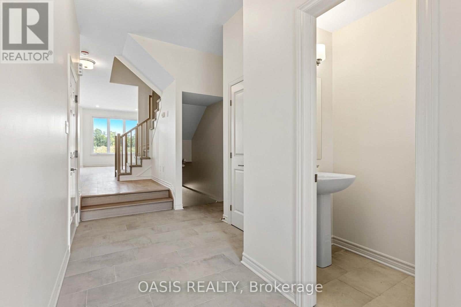 1055 COPE DRIVE - Photo 3 of 10, Ottawa, Ontario