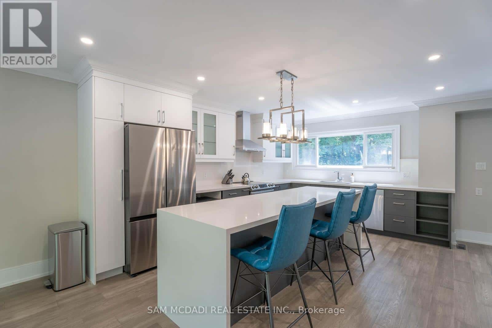 Mississauga (Sheridan) — Mississauga (Sheridan) - Photo 4 of 31