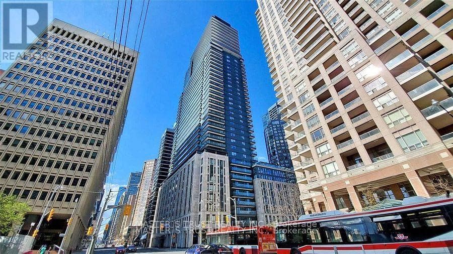 806 - 955 BAY STREET S — Toronto (Bay Street Corridor) - Main photo