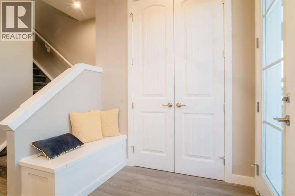 237 Cobblestone Gate SW — Airdrie, Alberta - Photo 3 of 15