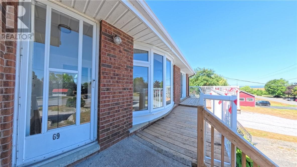 69 Robinson Street W — Little Current, Ontario - Main photo