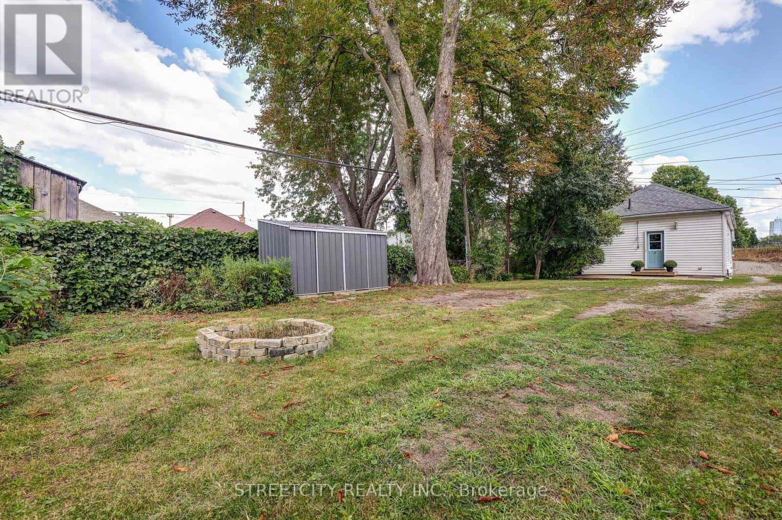 12 CAVENDISH CRESCENT — London North (North N), Ontario - Photo 5 of 35