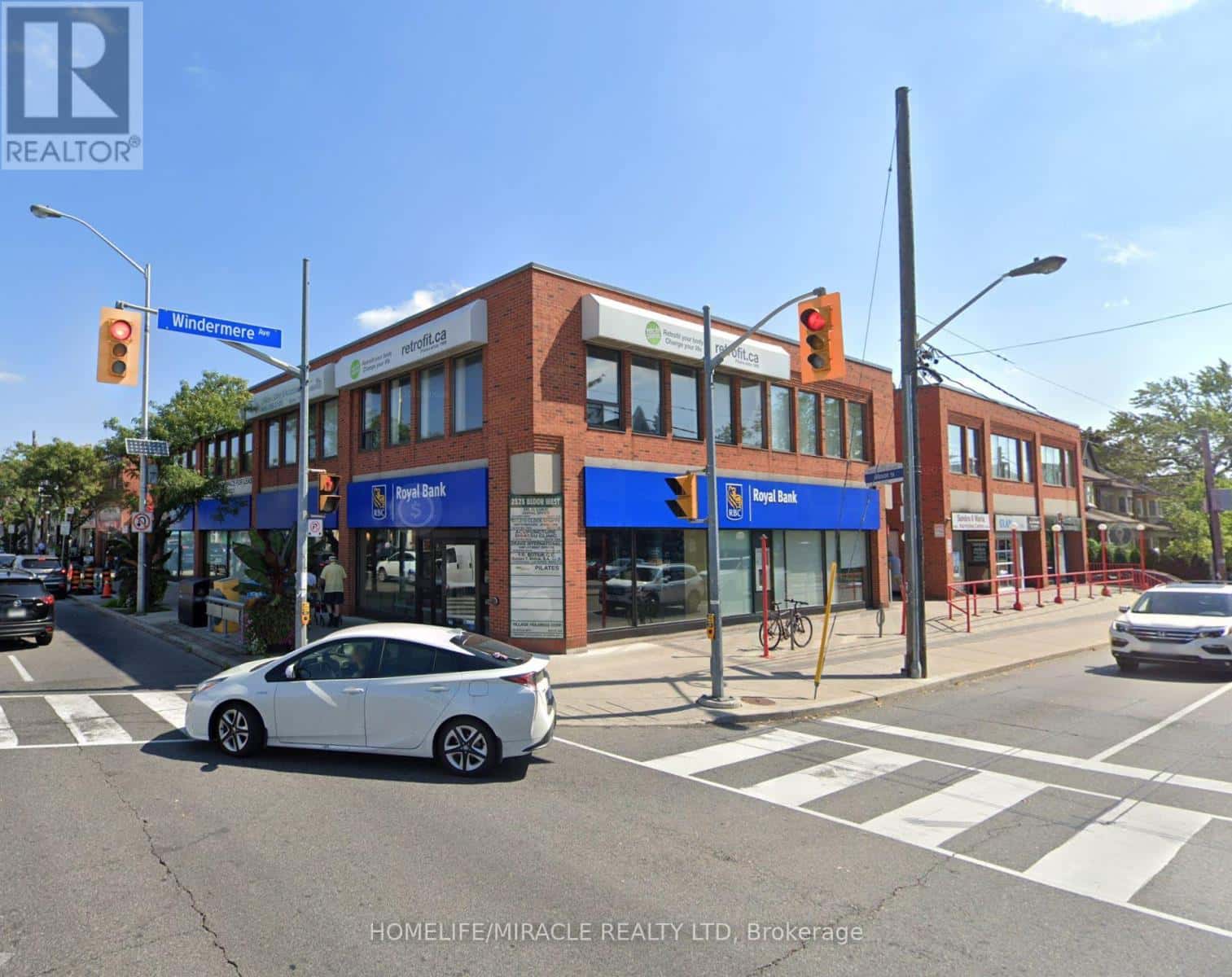 8 - 2323 BLOOR STREET W — Toronto (High Park-Swansea) - Photo 5 of 19