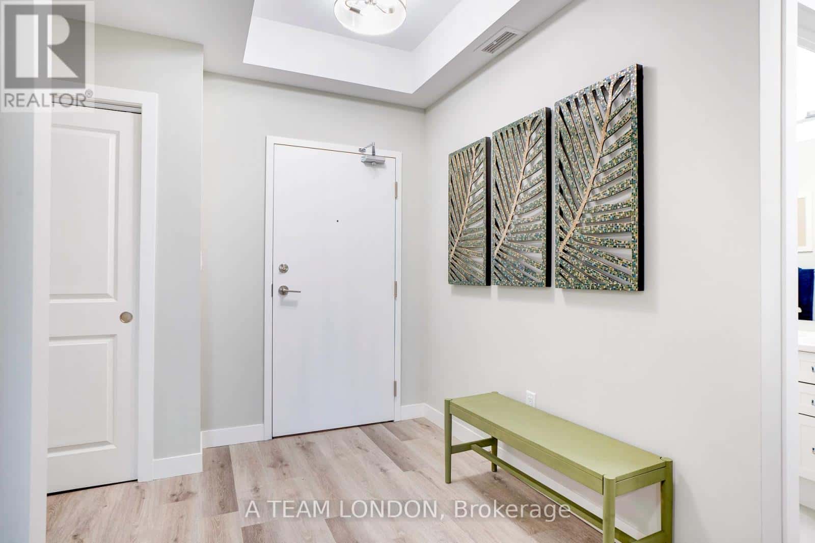 201 - 100 THE PROMENADE — Central Elgin (Port Stanley), Ontario - Photo 2 of 33