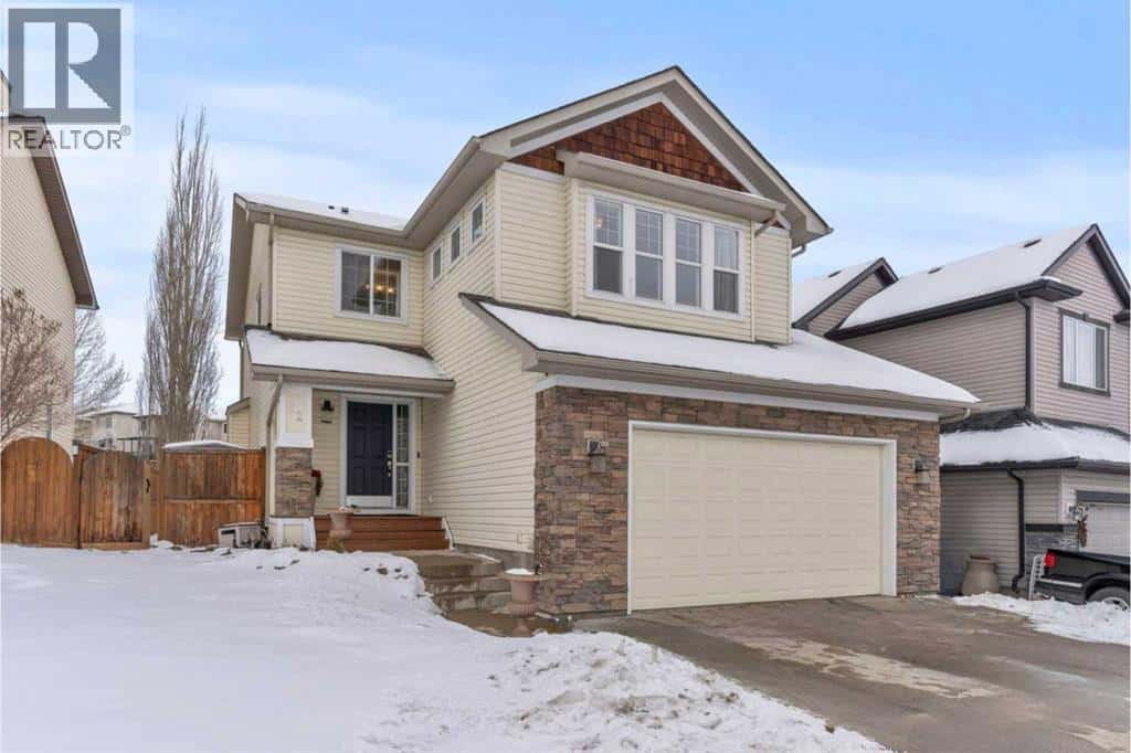 52 Westmount Circle — Okotoks, Alberta - Photo 2 of 47