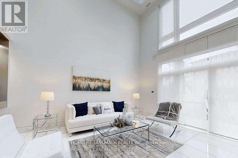 301 JEDBURGH ROAD — Toronto (Lawrence Park North), Ontario - Photo 3 of 34