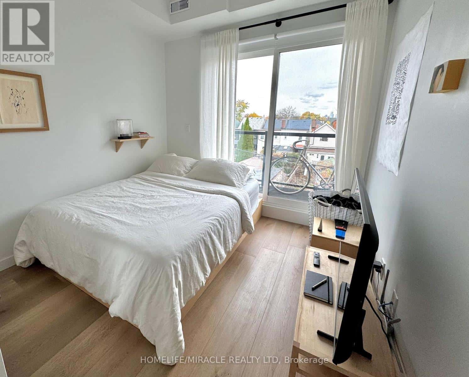 Toronto (Dovercourt-Wallace Emerson-Junction) — Toronto (Dovercourt-Wallace Emerson-Junction) - Photo 3 of 10