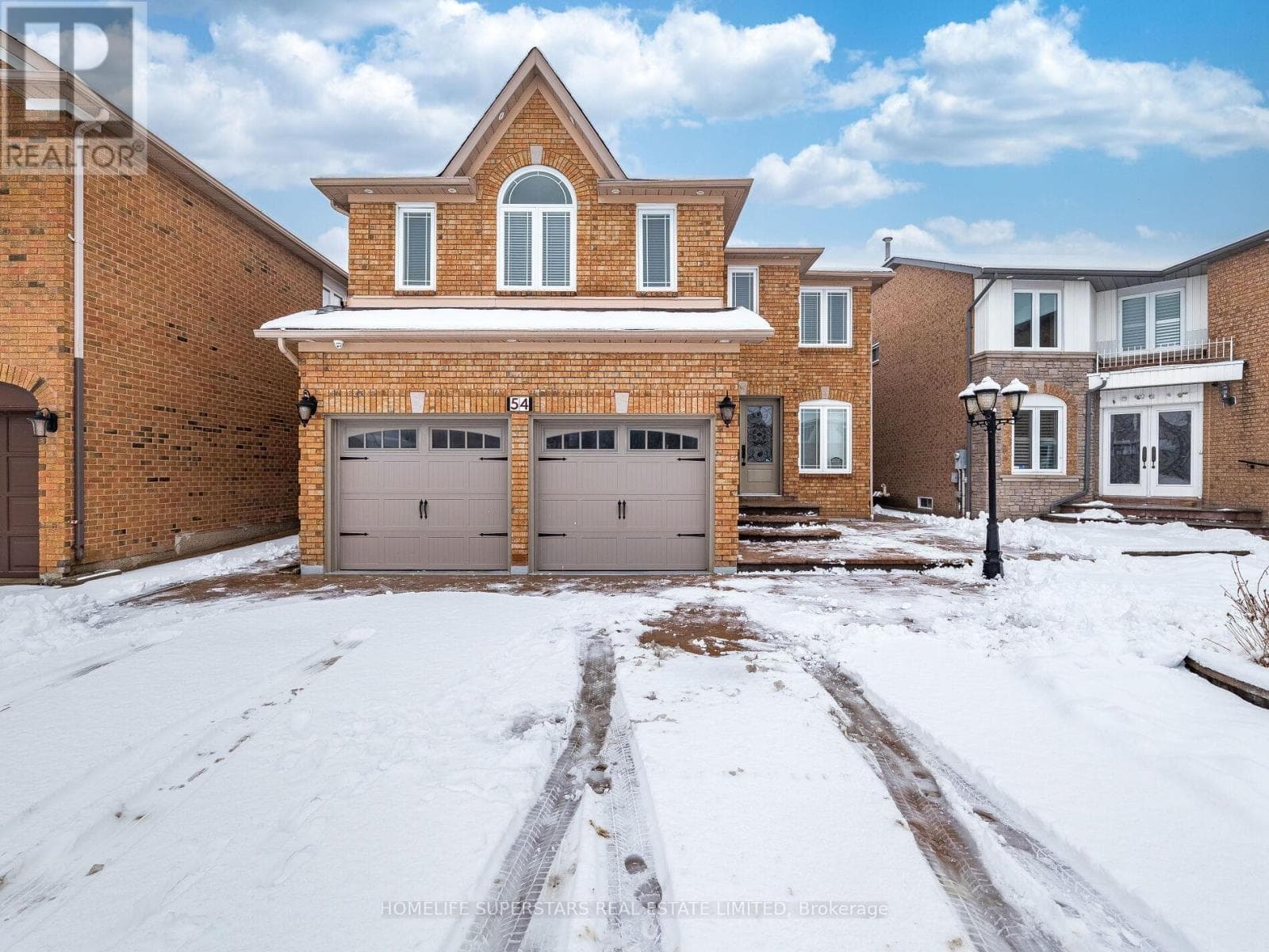 54 HOLLYBUSH STREET — Brampton (Sandringham-Wellington), Ontario - Main photo