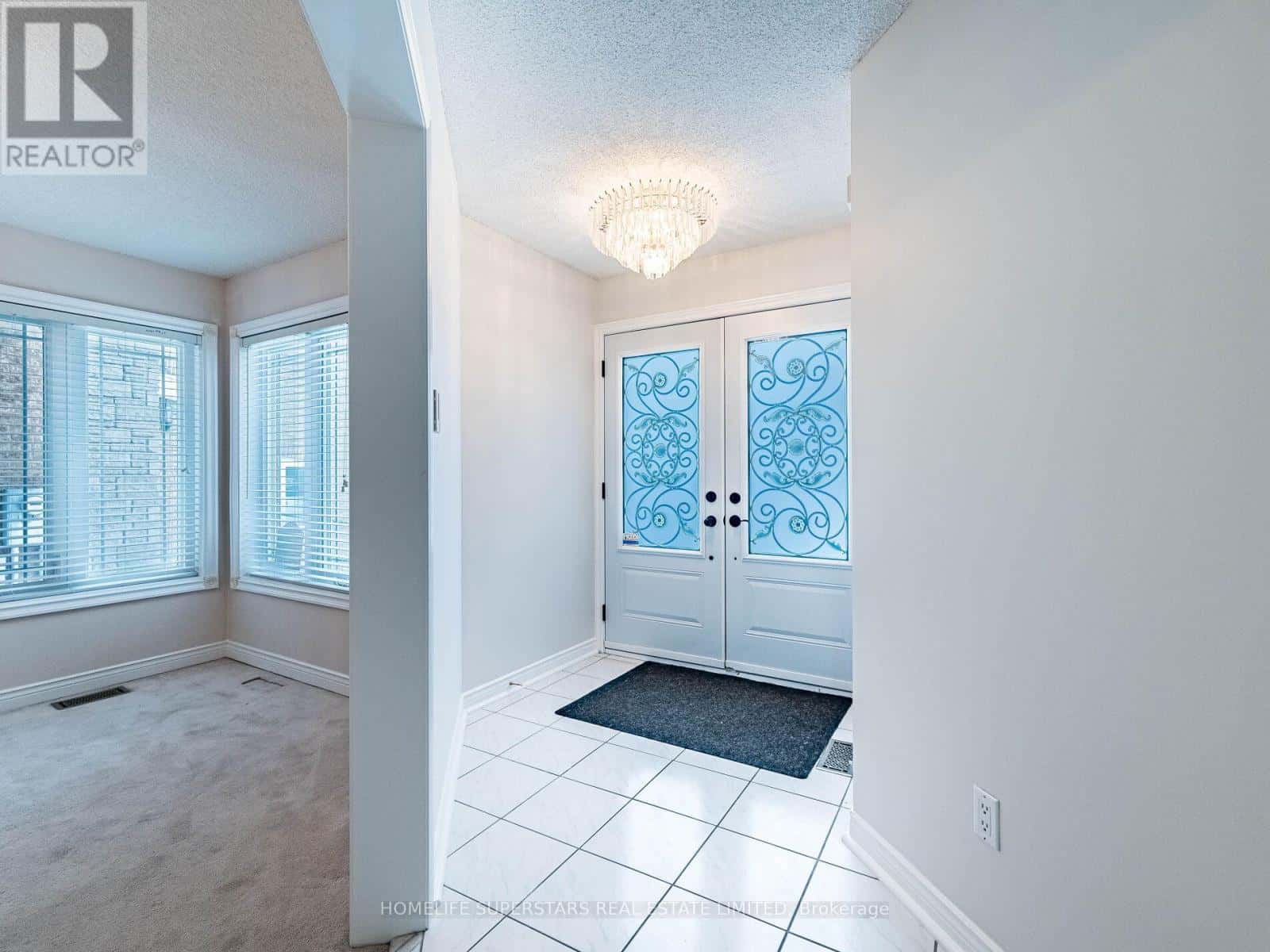 54 HOLLYBUSH STREET — Brampton (Sandringham-Wellington), Ontario - Photo 2 of 49