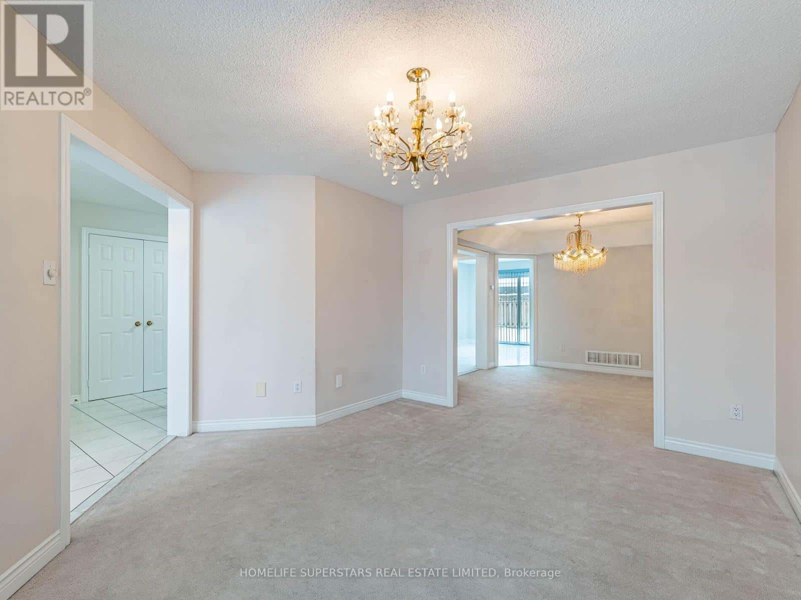 54 HOLLYBUSH STREET — Brampton (Sandringham-Wellington), Ontario - Photo 4 of 49