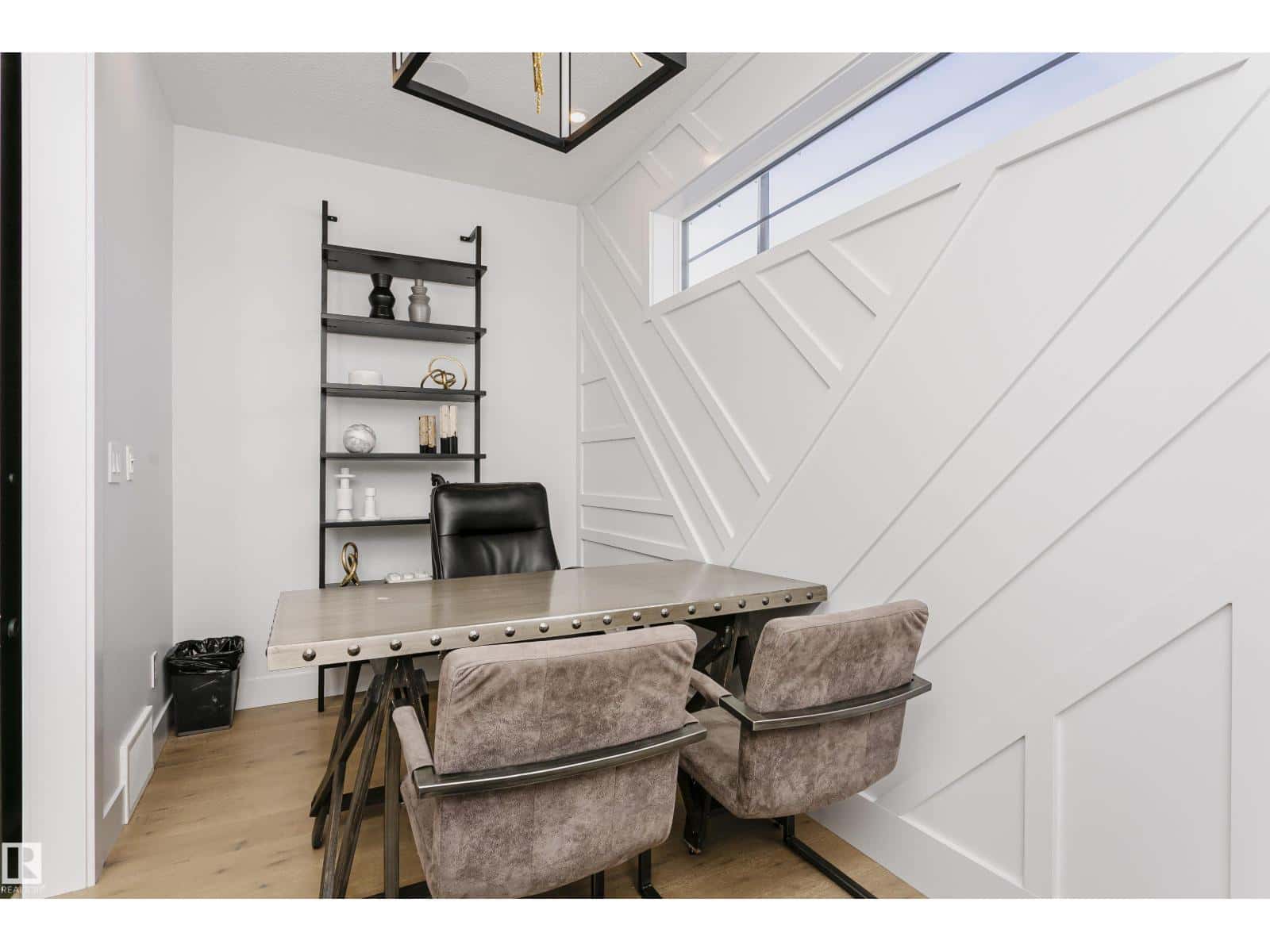 Edmonton — Edmonton - Photo 5 of 46