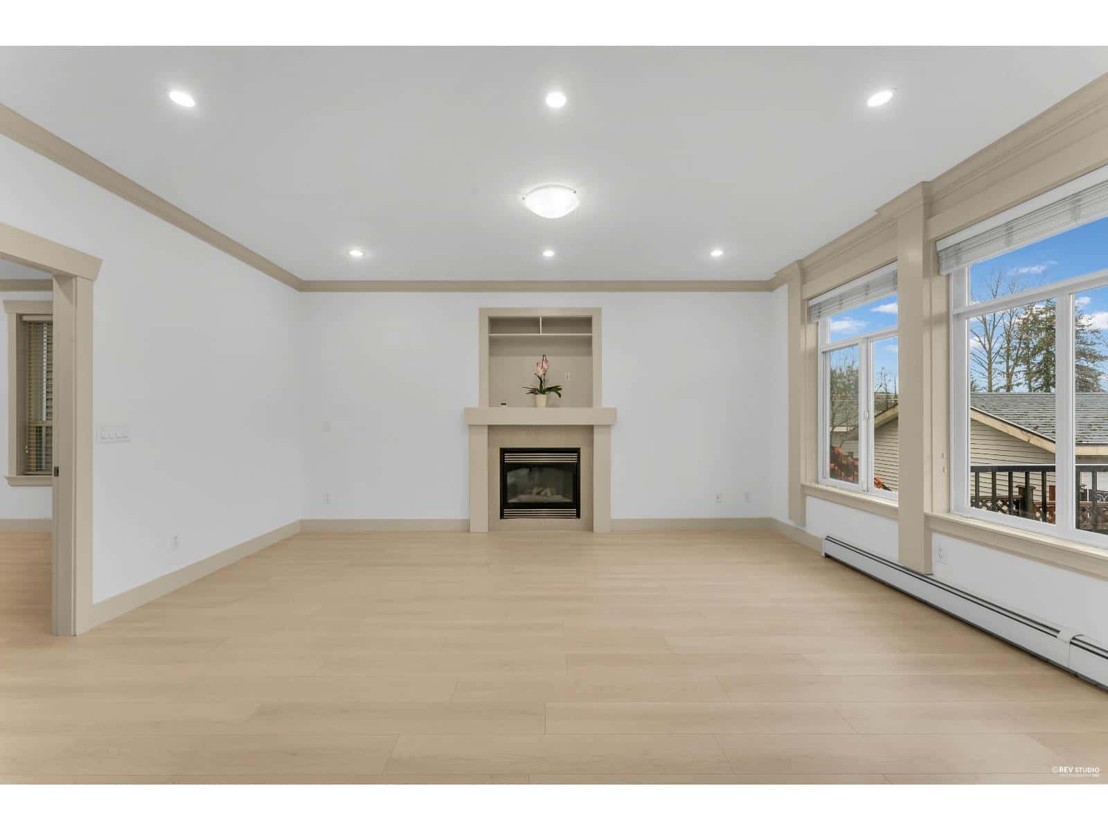 13125 108 AVENUE — Surrey, British Columbia - Photo 3 of 37