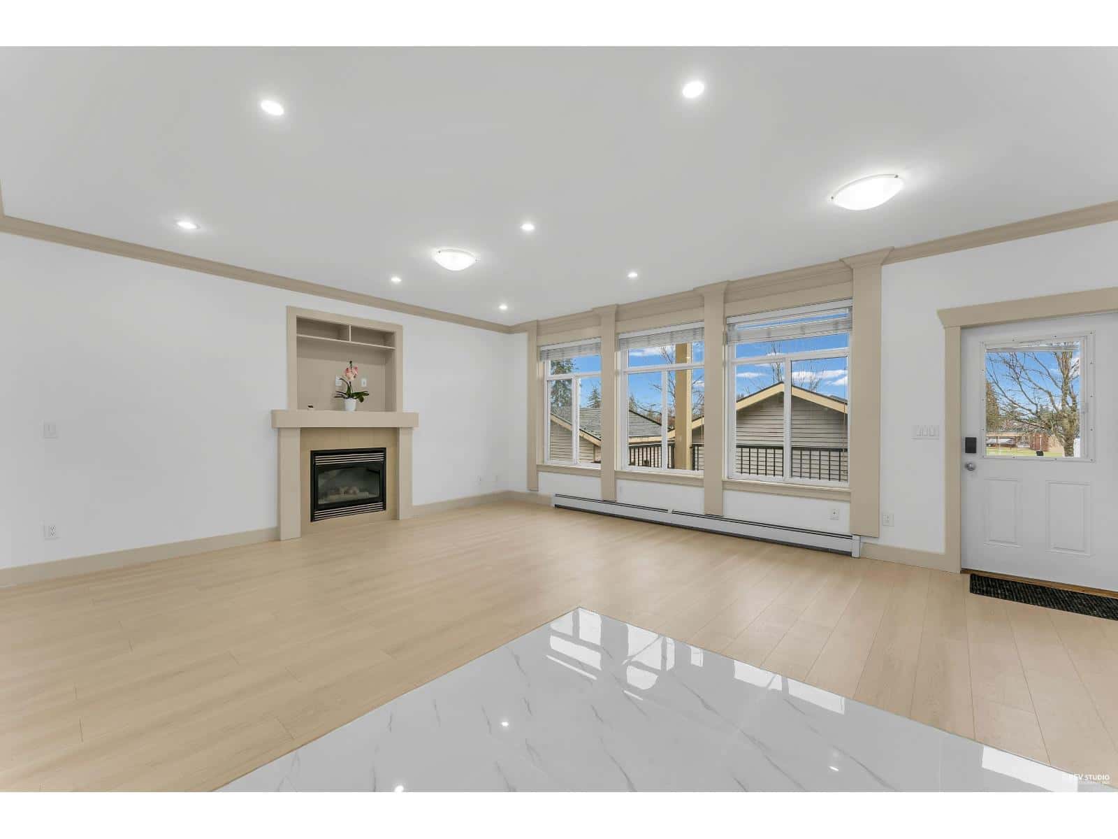 13125 108 AVENUE — Surrey, British Columbia - Photo 5 of 37