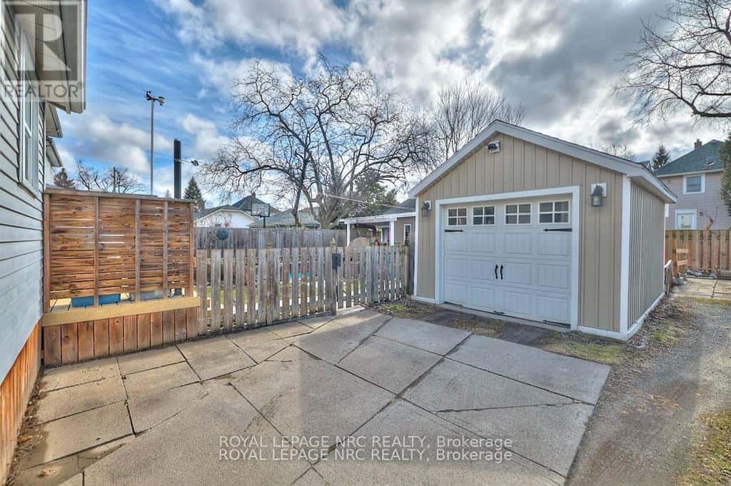 92 DUFFERIN STREET — St. Catharines (Downtown), Ontario - Photo 4 of 21