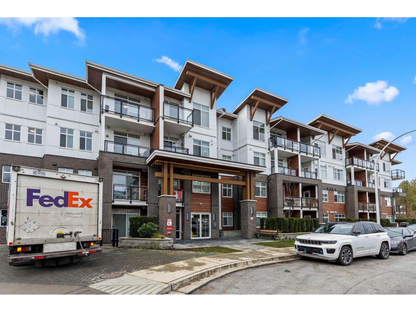 227 5415 BRYDON CRESCENT — Langley, British Columbia - Photo 2 of 34