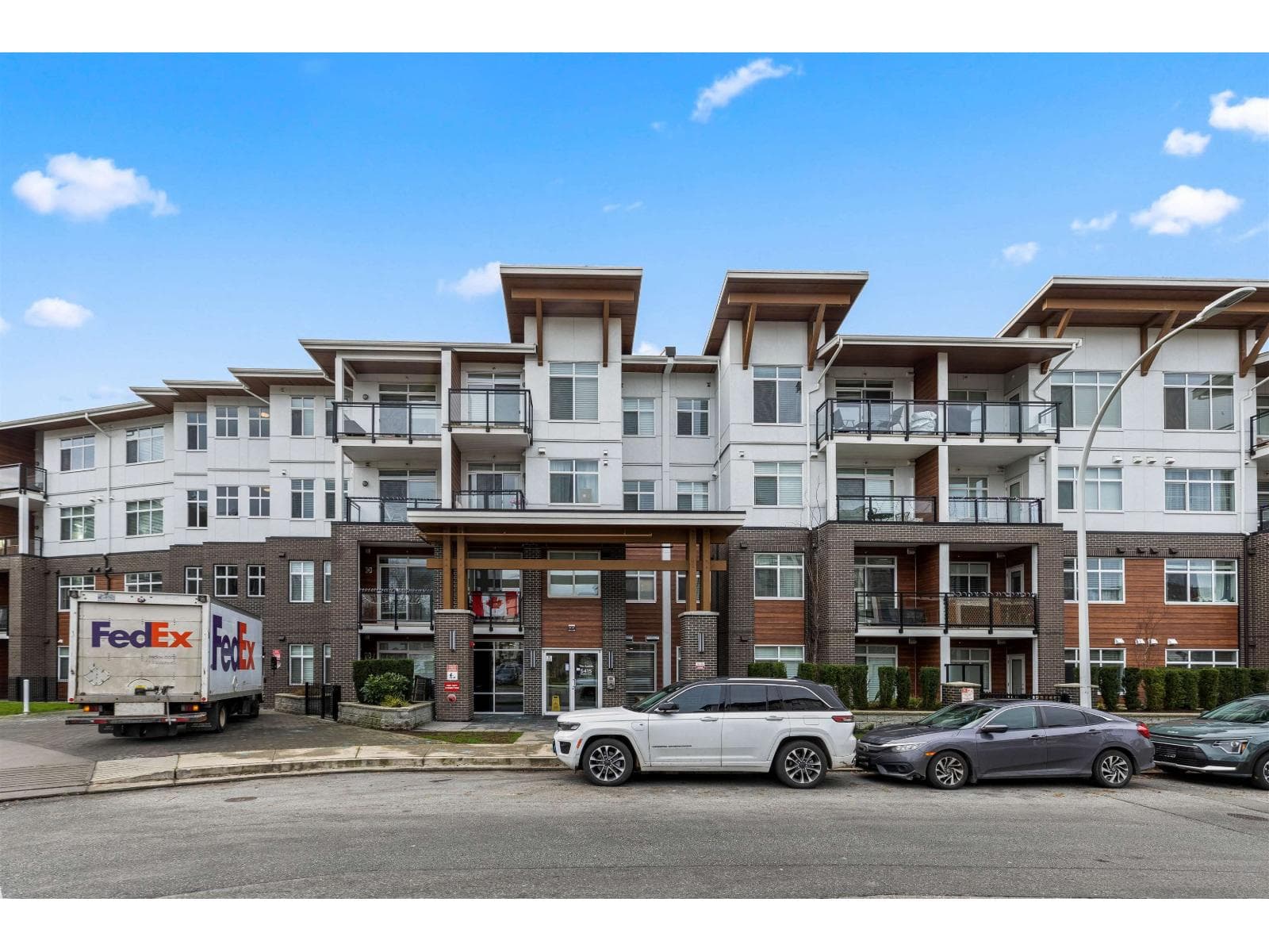 227 5415 BRYDON CRESCENT — Langley, British Columbia - Main photo