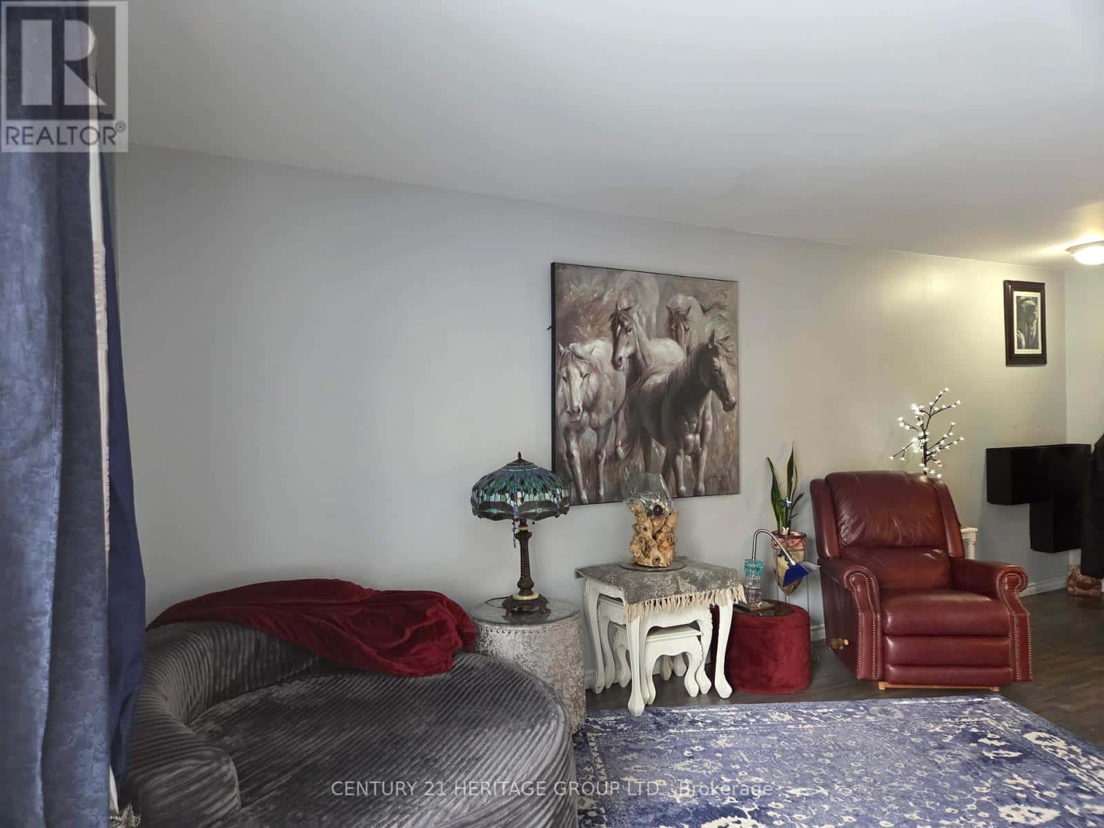 St. Catharines (Carlton/Bunting) — St. Catharines (Carlton/Bunting) - Photo 5 of 19