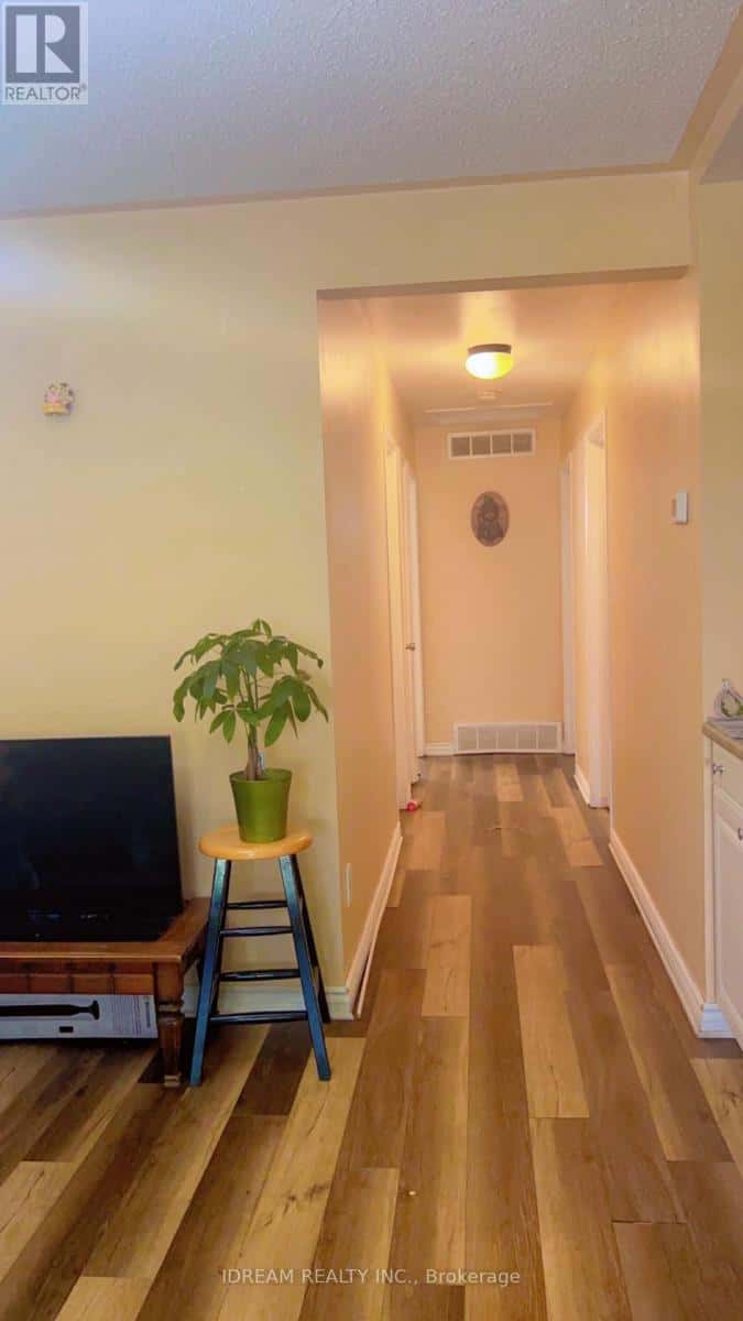 310 BRANT STREET — Haldimand (Dunnville), Ontario - Photo 5 of 22