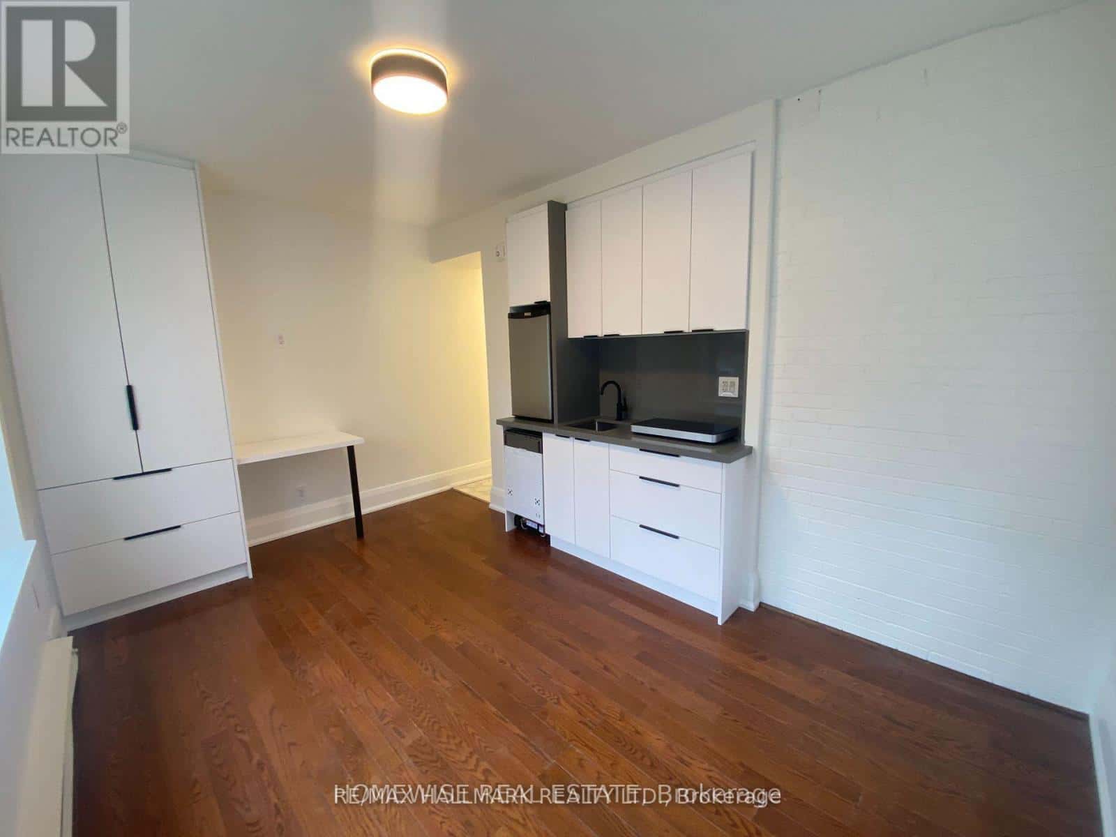 Toronto (High Park-Swansea) — Toronto (High Park-Swansea) - Photo 3 of 8