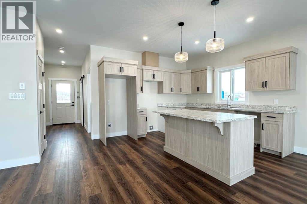 54 Lakeview Place — Whitecourt, Alberta - Photo 4 of 30