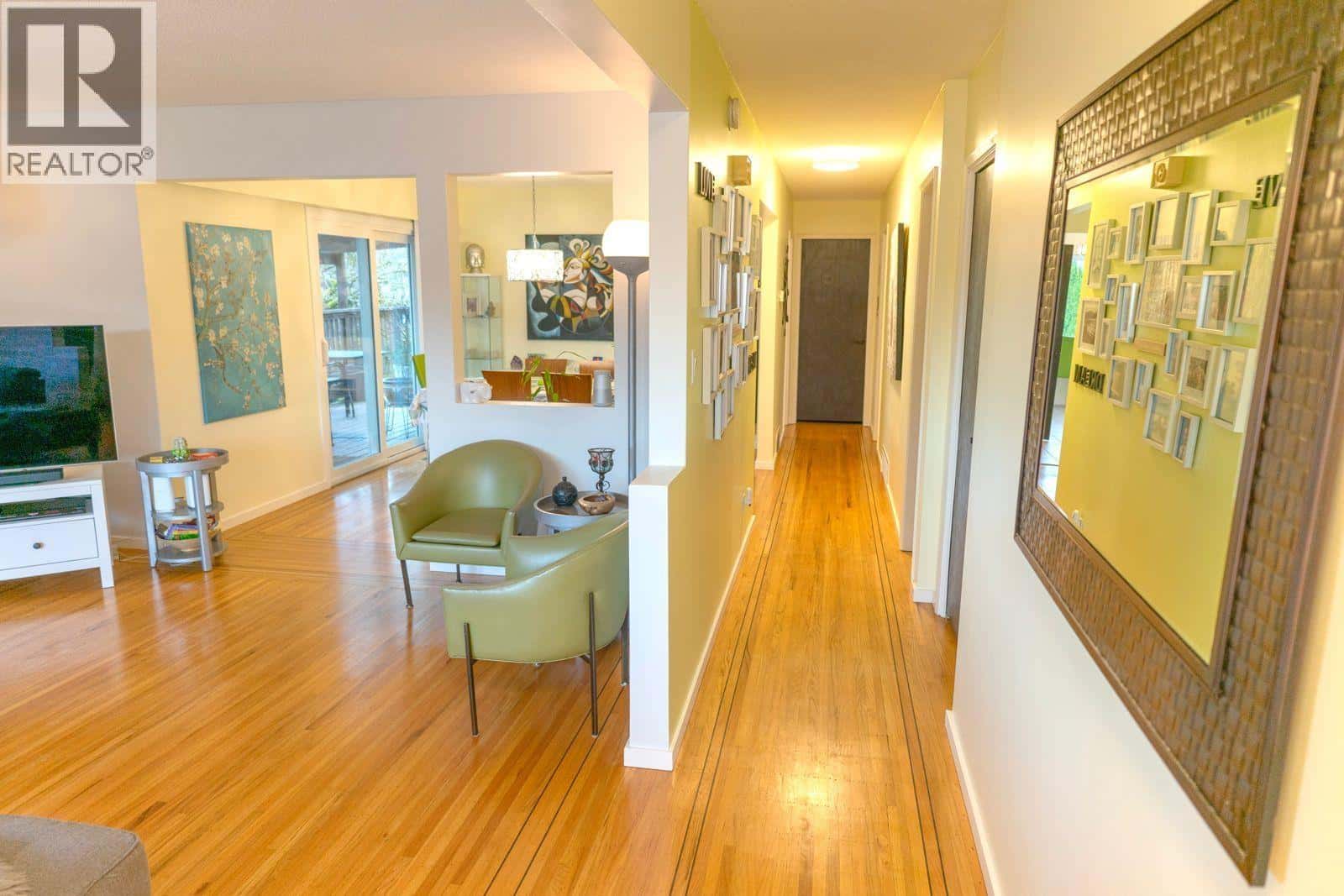 21776 MOUNTAINVIEW CRESCENT — Maple Ridge, British Columbia - Photo 4 of 38