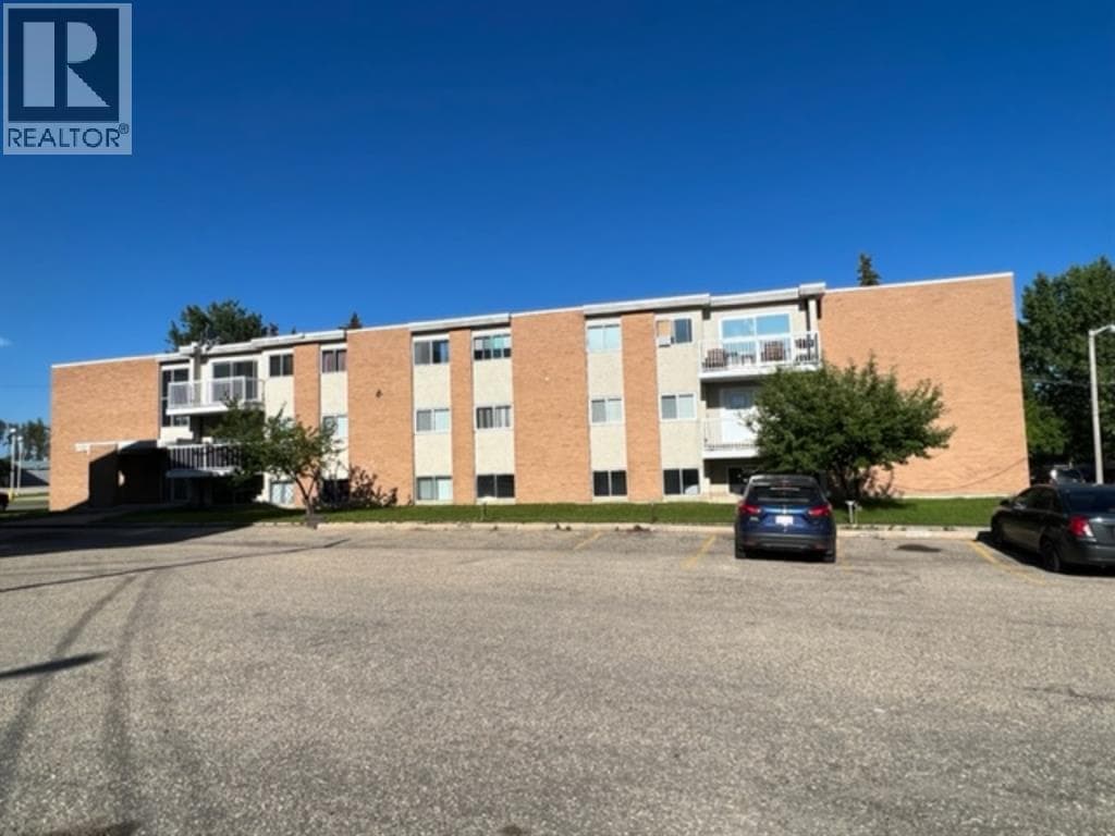 5 Sunset Boulevard — Whitecourt, Alberta - Main photo