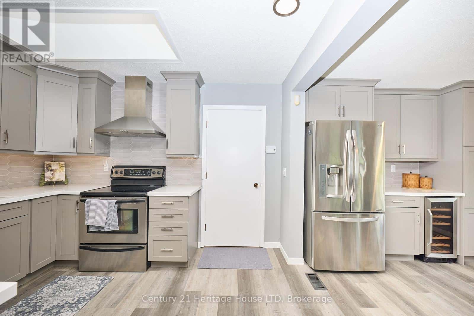 15 MALKIN AVENUE — Fort Erie (Lakeshore), Ontario - Photo 4 of 46