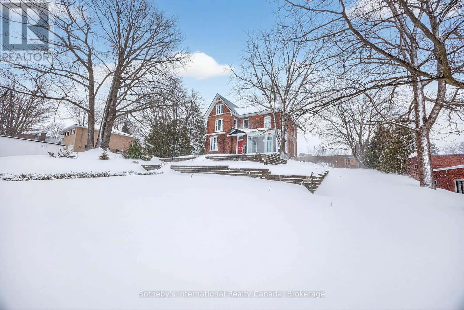 26 ROBERT STREET E — Penetanguishene, Ontario - Photo 5 of 100