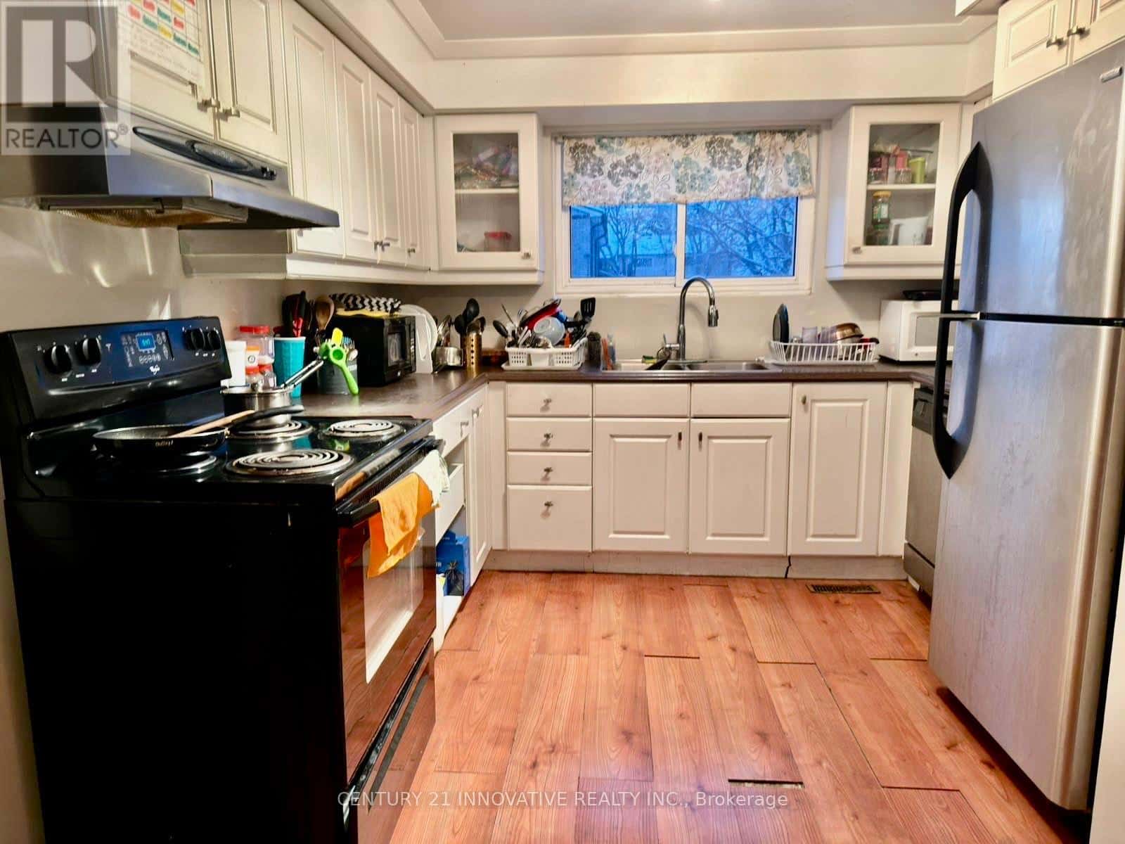 Oshawa (Centennial) — Oshawa (Centennial) - Photo 2 of 8